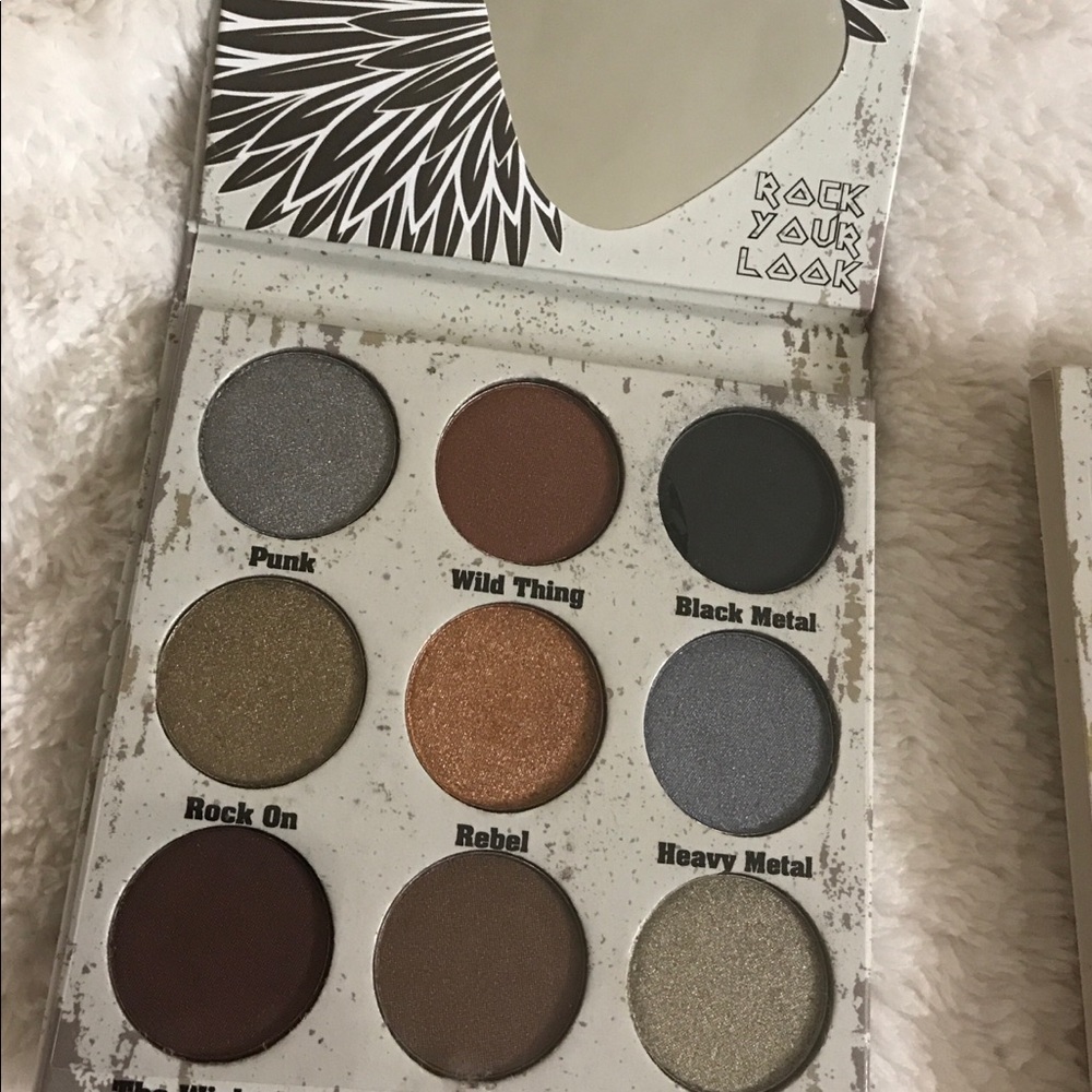 Glam metal x boxycharm eyeshadow palette